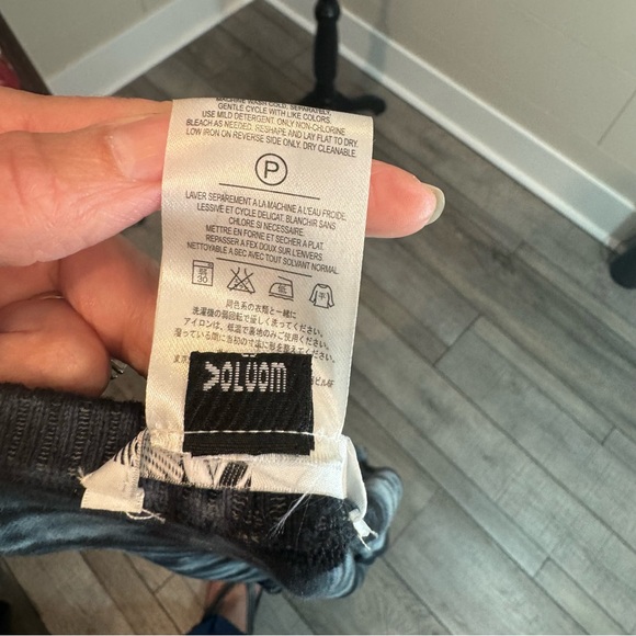 Volcom Black White Tie Dye Open Front Wrap Style Cardigan XS - S - Picture 8 of 8